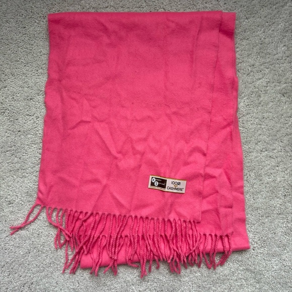 Kennedy Scotland Accessories - Luxurious Pink Cashmere Wrap